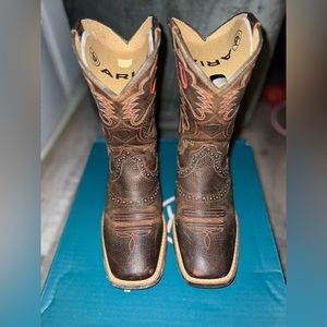 Ariat Kid’s Roughstock ‘Brown Oiled Rowdy’ Boots